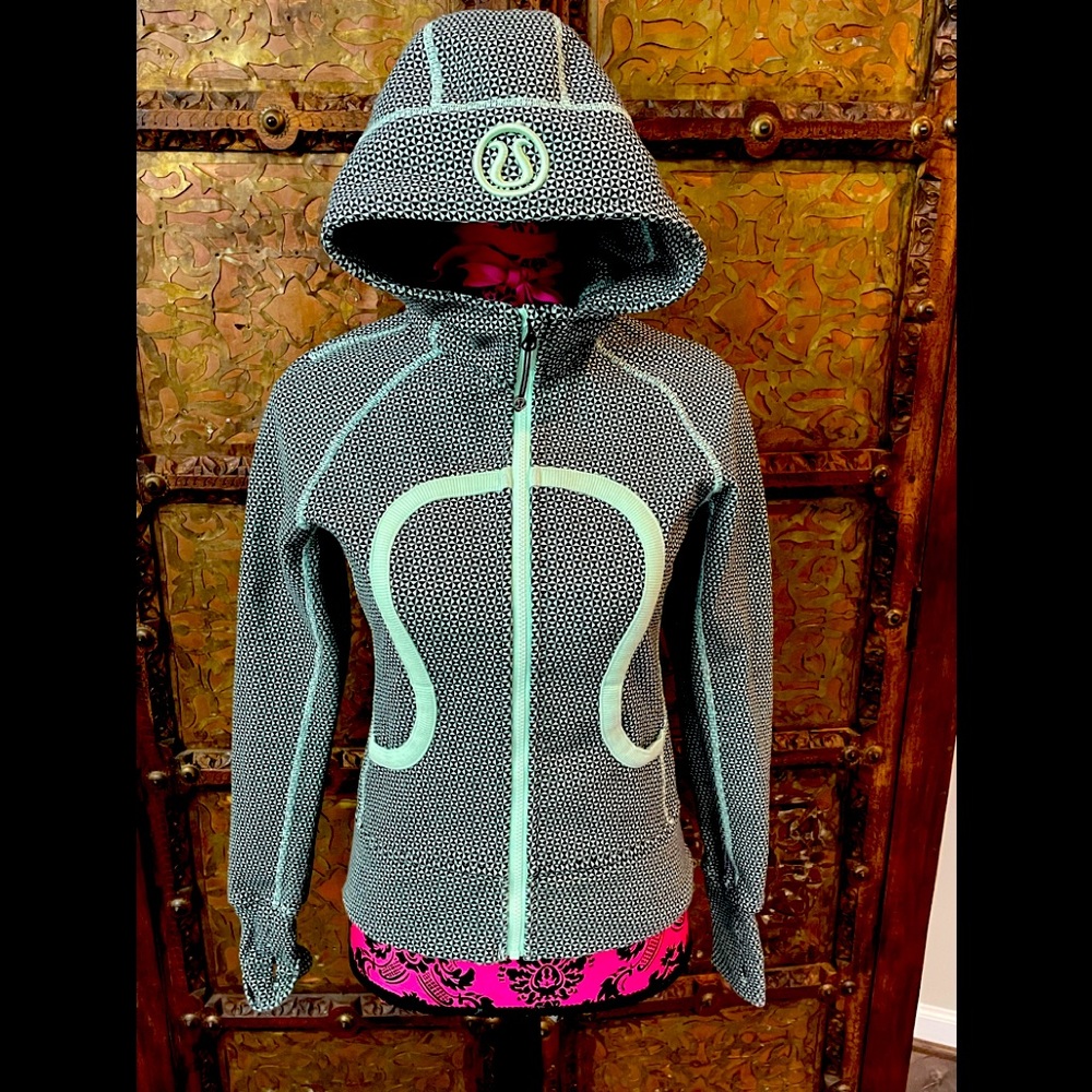 Lululemon jacket with hoodie size 4